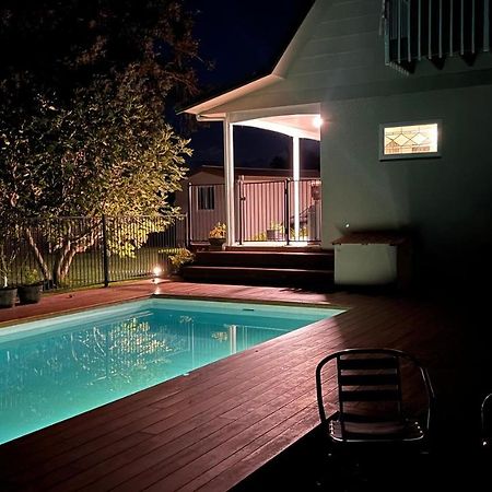 Live Large In The Village Havelock North Luaran gambar