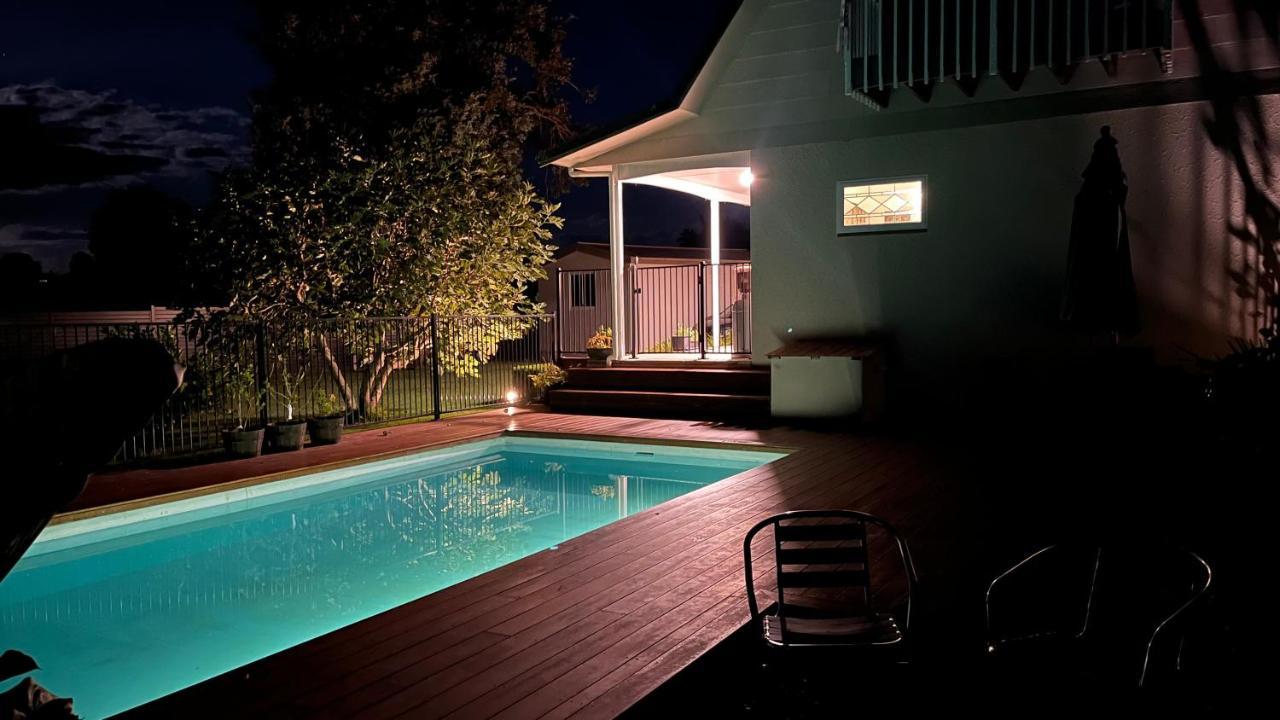 Live Large In The Village Havelock North Luaran gambar