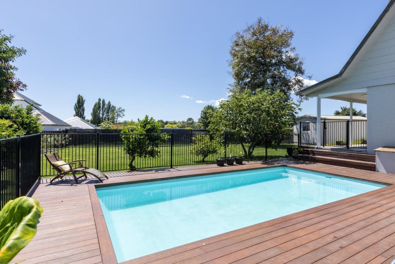 Live Large In The Village Havelock North Luaran gambar