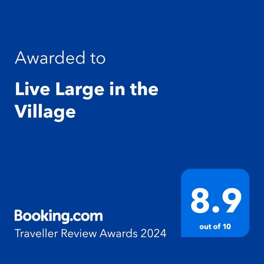 Live Large In The Village Havelock North Luaran gambar